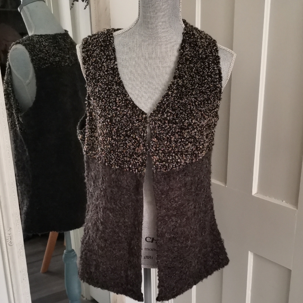 KAKTUS sherpa sleeveless cozycore vest. Size Medium.